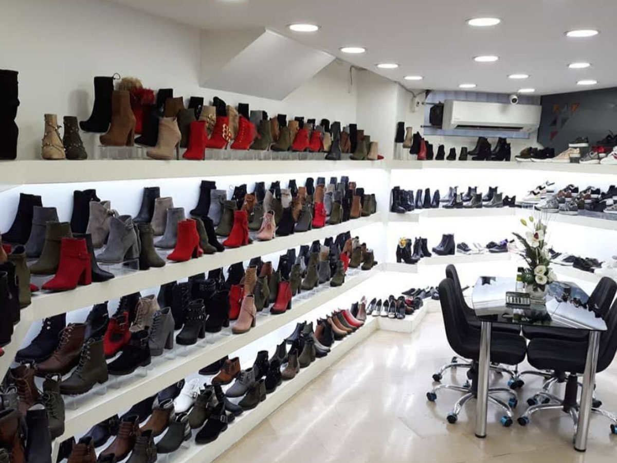 Loloa Fashion ürün rafları